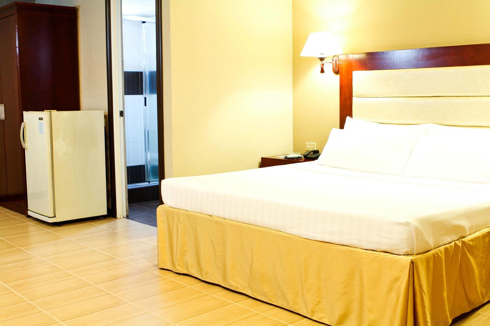Star Plaza Hotel Dagupan City Buitenkant foto